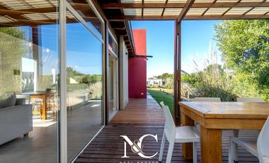 Casa en Venta en Costa Esmeralda con gas natural