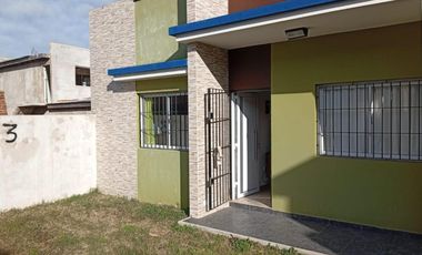 Casa en venta - 2 Dormitorios 1 Baño - Mar del Tuyú