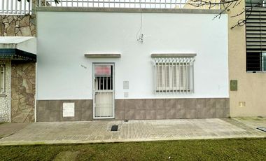 Casa al Frente de 2 dormitorios
