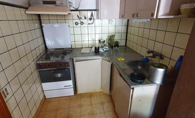 Propiedad con 2 locales al frente