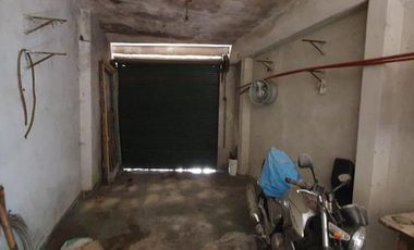 Propiedad con 2 locales al frente