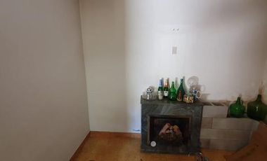 Propiedad con 2 locales al frente