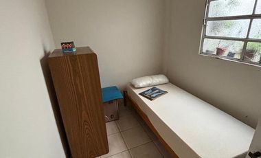 Departamento 3 ambientes con patio y cochera - Olivos