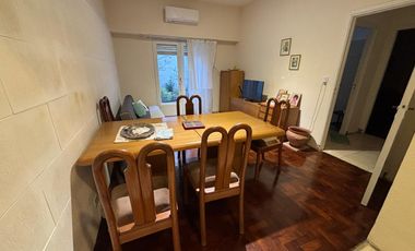 Departamento 3 ambientes con patio y cochera - Olivos