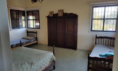 VENTA CASA DE ESTILO 3 DORMITORIOS, PISCINA Y COCHERA - OLIVEROS