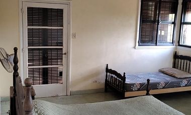 VENTA CASA DE ESTILO 3 DORMITORIOS, PISCINA Y COCHERA - OLIVEROS