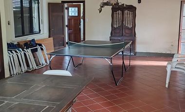 VENTA CASA DE ESTILO 3 DORMITORIOS, PISCINA Y COCHERA - OLIVEROS