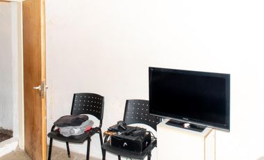 VENTA CASA 5 AMB, CON PATIO Y COCHERA EN LANUS ESTE