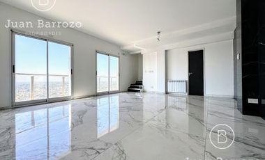Penthouse de 4 ambientes en venta en Temperley. 2 cocheras, patio y piscina propia.