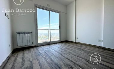 Penthouse de 4 ambientes en venta en Temperley. 2 cocheras, patio y piscina propia.