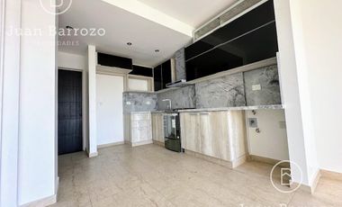 Penthouse de 4 ambientes en venta en Temperley. 2 cocheras, patio y piscina propia.