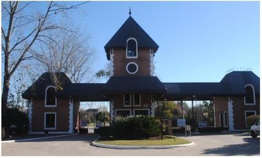 Retasado - Casa de 4 Dormitorios en Alamo Alto - Maschwitz