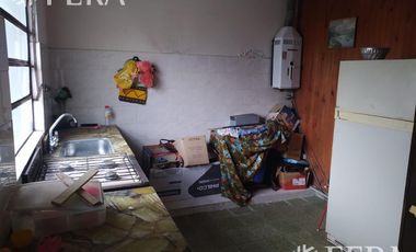 Venta de casa de 5 ambientes con patio y terraza en Bernal Oeste