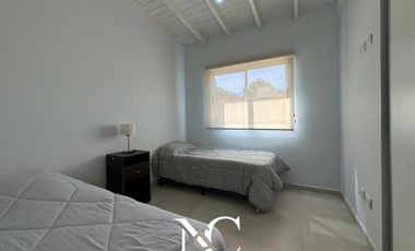 Casa en Venta en Costa Esmeralda 4 amb fondo libre