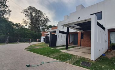 Vendo duplex 3 dorm Villa River Indarte !!