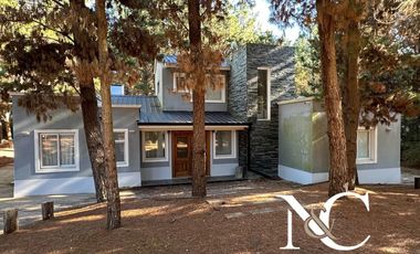 Casa en  venta en Costa Esmeralda con fondo libre