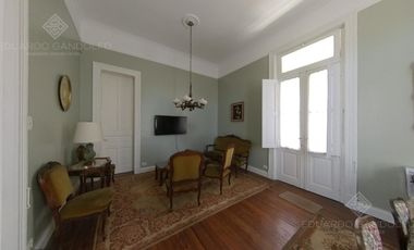 Muy buena casa de estilo con Excelente Lote!!!