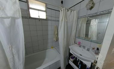 Muy buena casa de estilo con Excelente Lote!!!