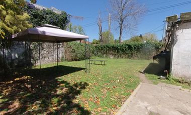 Muy buena casa de estilo con Excelente Lote!!!