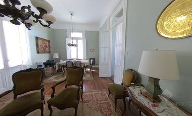 Muy buena casa de estilo con Excelente Lote!!!