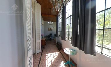 Muy buena casa de estilo con Excelente Lote!!!