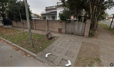 Muy buena casa de estilo con Excelente Lote!!!