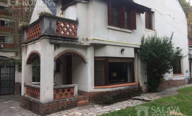 Casa a actualizar -  Excelente zona -OPORTUNIDAD