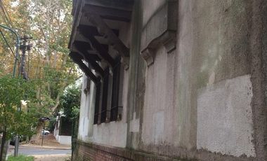 Casa a actualizar -  Excelente zona -OPORTUNIDAD