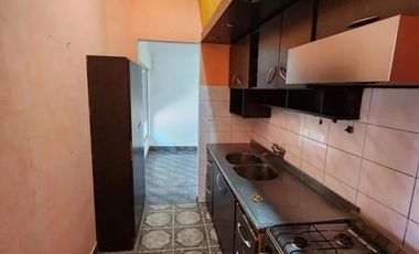 Casa en venta - 3 Dormitorios 1 Baño - Longchamps