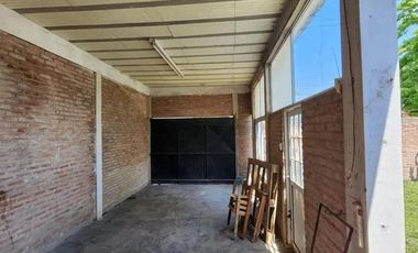 Casa en venta - 3 Dormitorios 1 Baño - Longchamps