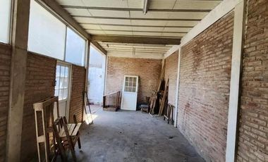 Casa en venta - 3 Dormitorios 1 Baño - Longchamps