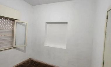 Casa en venta - 3 Dormitorios 1 Baño - Longchamps