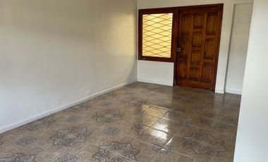 Vende acogedora casa La Calera, 3 dormitorios, movilización