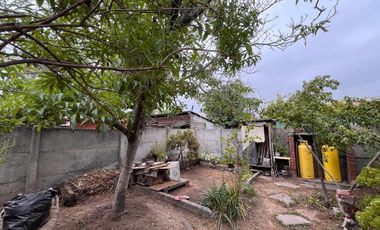 CASA FAMILIAR FRENTE A PLAZA EN LA FLORIDA