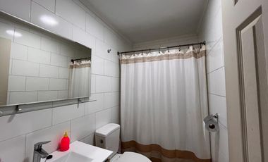 CASA FAMILIAR FRENTE A PLAZA EN LA FLORIDA