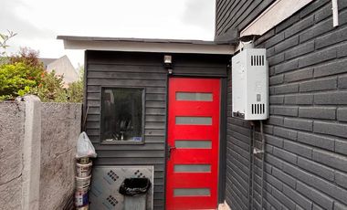 CASA FAMILIAR FRENTE A PLAZA EN LA FLORIDA