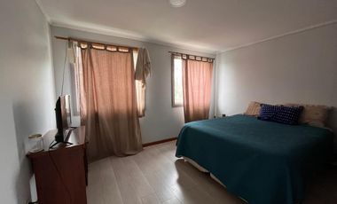 CASA FAMILIAR FRENTE A PLAZA EN LA FLORIDA