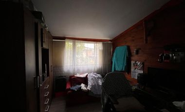 CASA FAMILIAR FRENTE A PLAZA EN LA FLORIDA