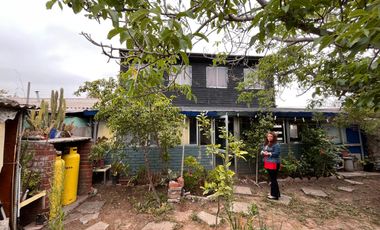 CASA FAMILIAR FRENTE A PLAZA EN LA FLORIDA