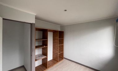 CASA FAMILIAR FRENTE A PLAZA EN LA FLORIDA