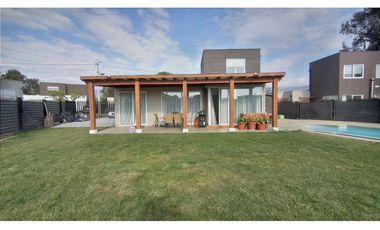 Se Vende Casa En Condominio La Gruta Limache