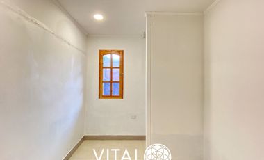 Casa en arriendo c/ estacionamiento en Metro Quilín