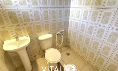 Casa en arriendo c/ estacionamiento en Metro Quilín