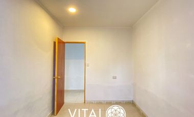 Casa en arriendo c/ estacionamiento en Metro Quilín