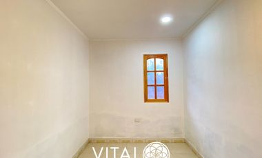 Casa en arriendo c/ estacionamiento en Metro Quilín