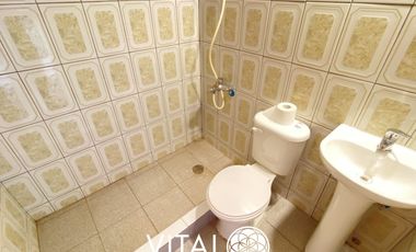 Casa en arriendo c/ estacionamiento en Metro Quilín