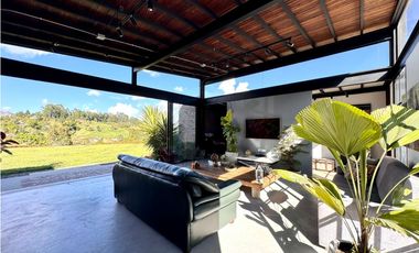 Casa Campestre en Venta en Guarne Sector Vda San José