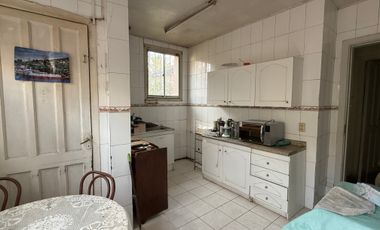 SE VENDE CASA  CON AMPLIO TERRENO IDEAL COMERCIAL