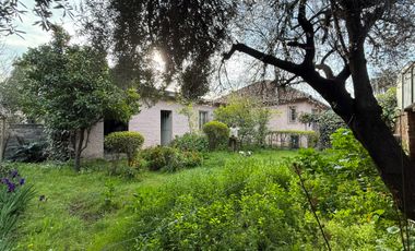 SE VENDE CASA  CON AMPLIO TERRENO IDEAL COMERCIAL