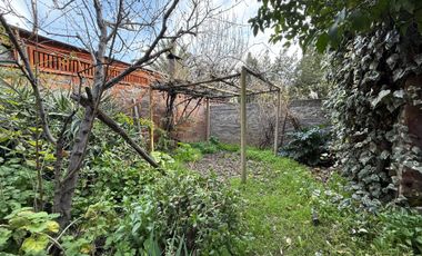 SE VENDE CASA  CON AMPLIO TERRENO IDEAL COMERCIAL